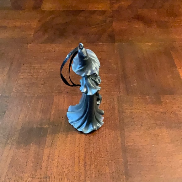 Cracker Barrel Halloween Resin Ghost Witch Ornament 4.75" tall - Picture 3 of 6